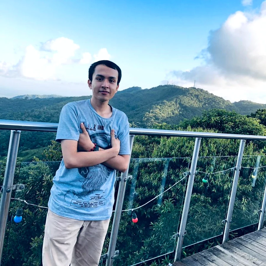 Foto de Edinson Guzmán, CTO y cofundador de AdariA Systems
